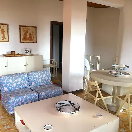 Beach Apartment *